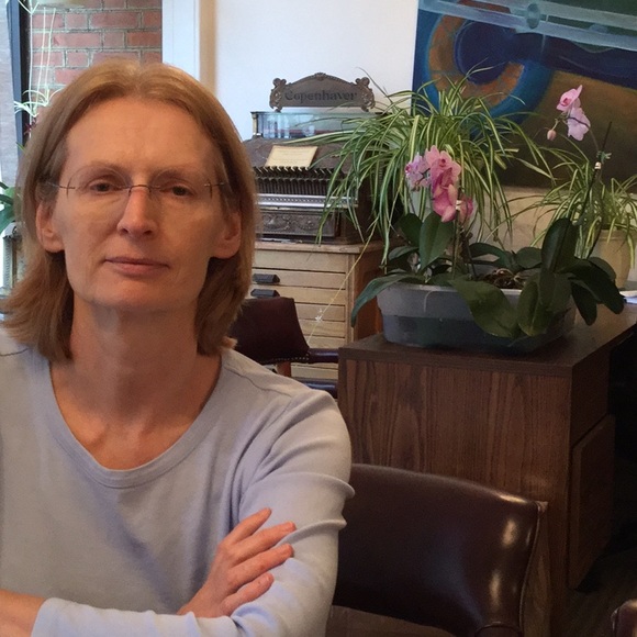 Meet your Posher, Monika - Picture 1 of 1